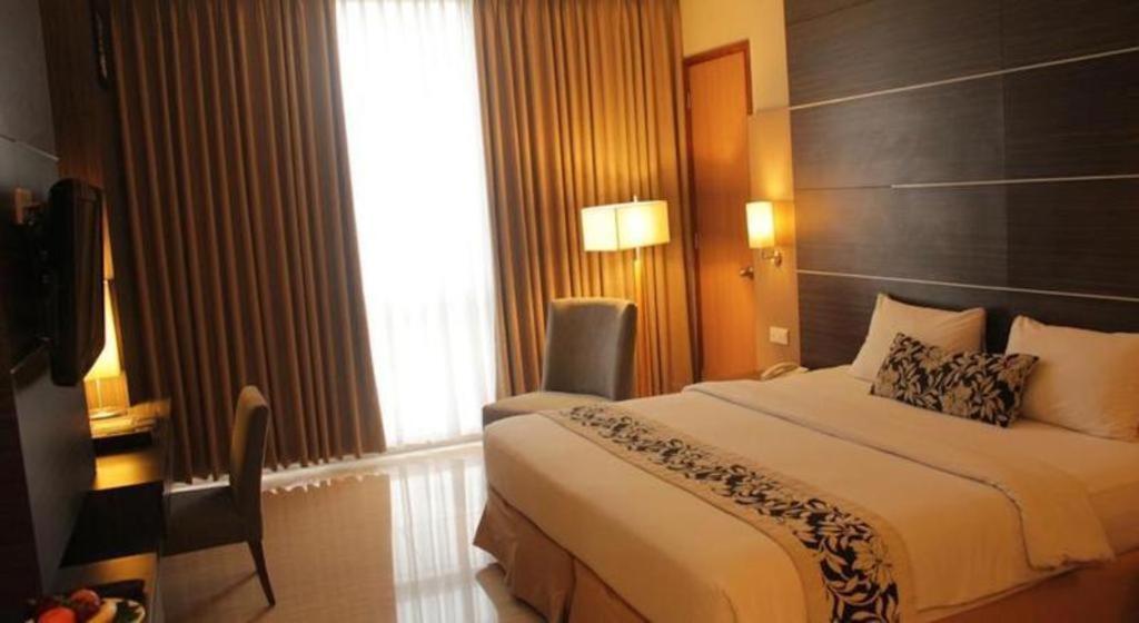 Verona Palace Hotel Bandung Exterior foto