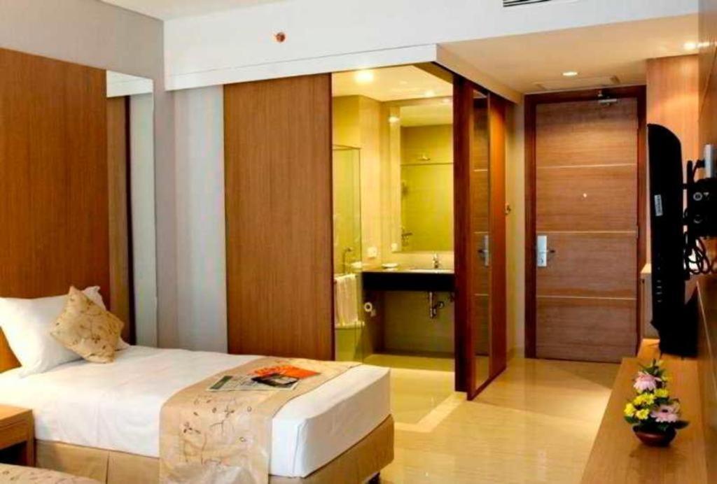Verona Palace Hotel Bandung Exterior foto