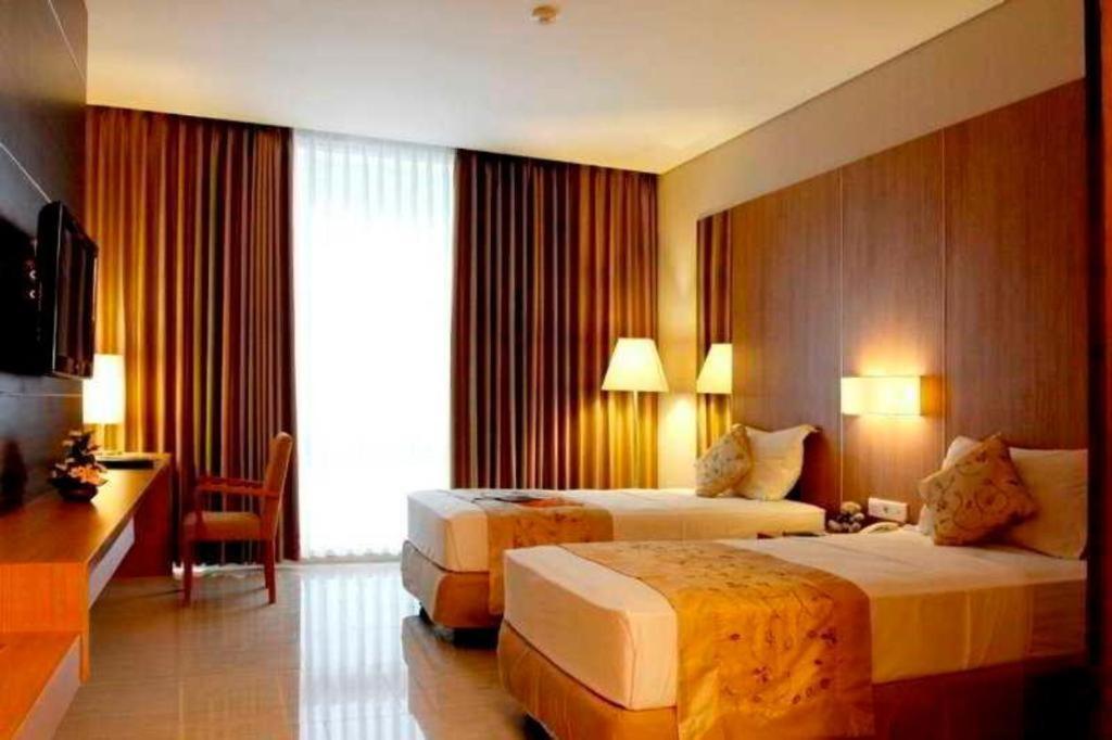 Verona Palace Hotel Bandung Exterior foto
