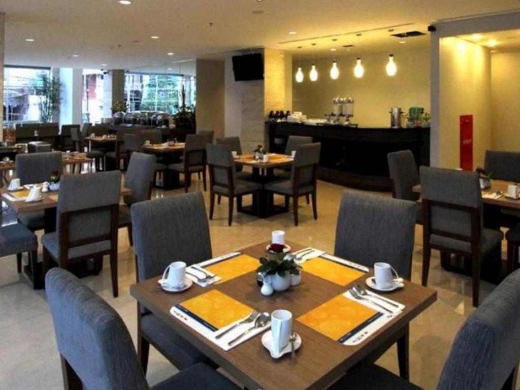 Verona Palace Hotel Bandung Exterior foto