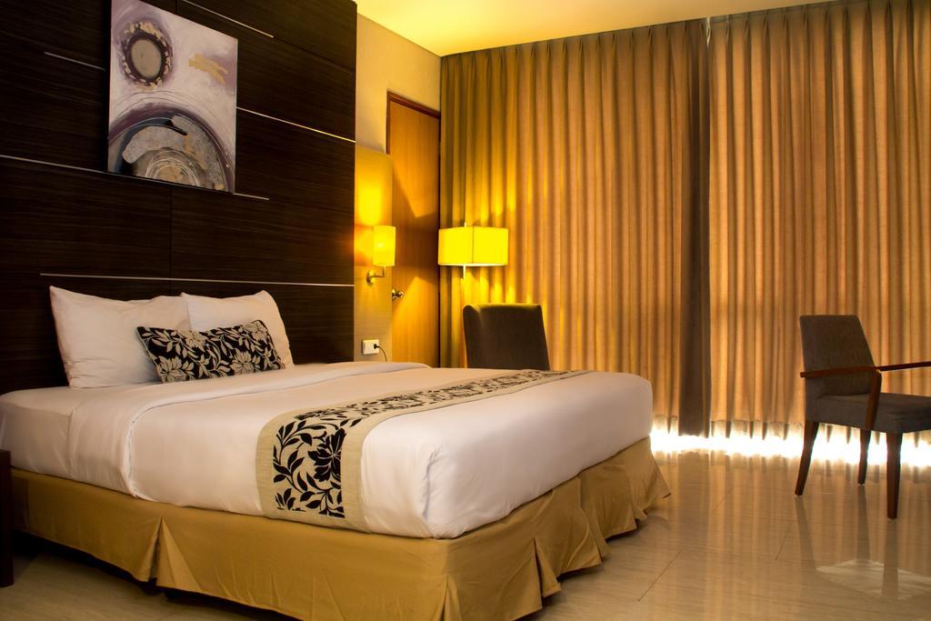 Verona Palace Hotel Bandung Exterior foto