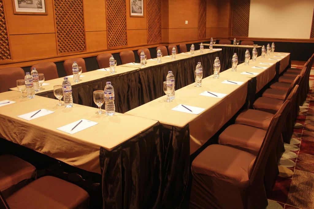Verona Palace Hotel Bandung Exterior foto
