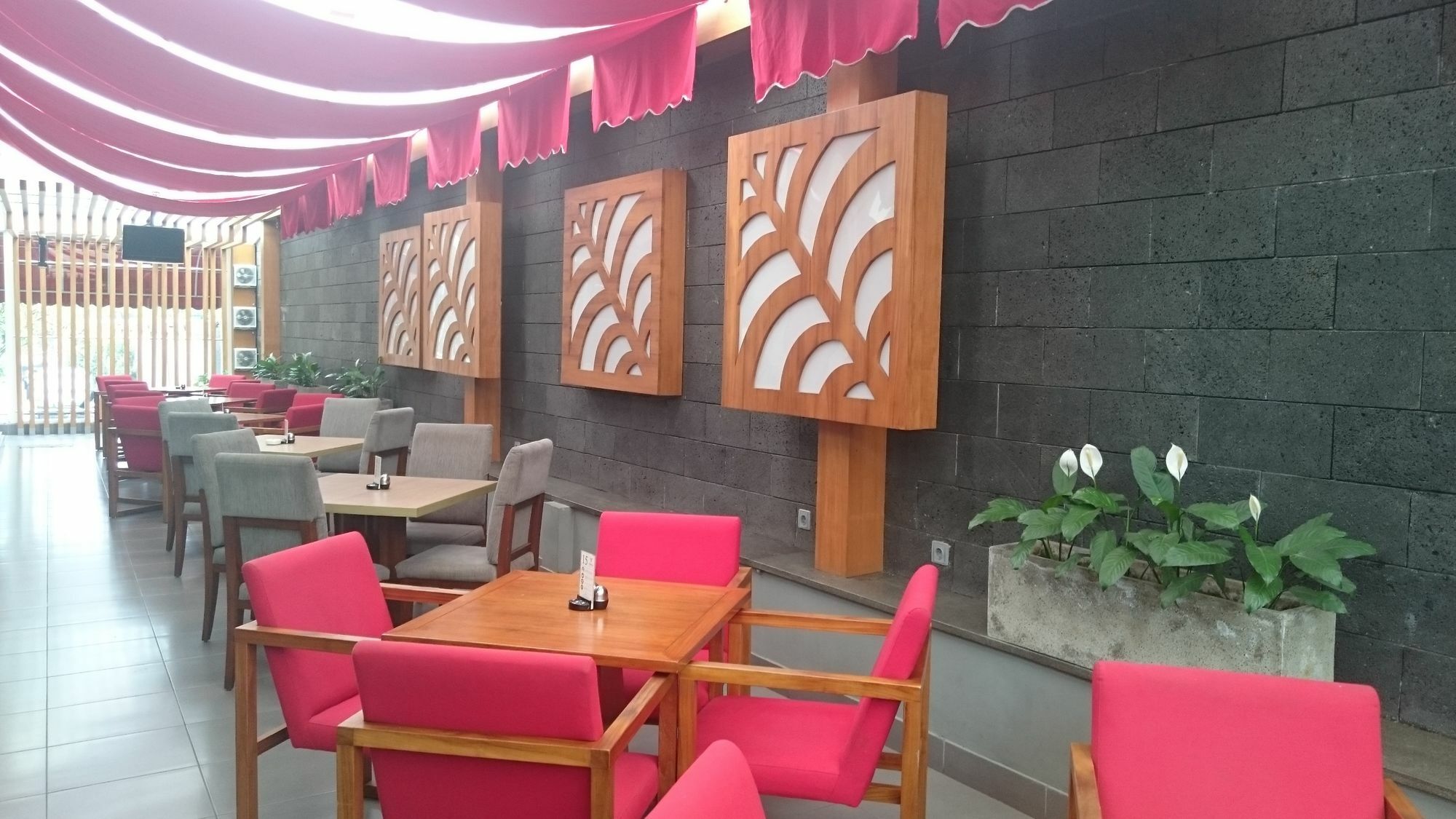 Verona Palace Hotel Bandung Exterior foto